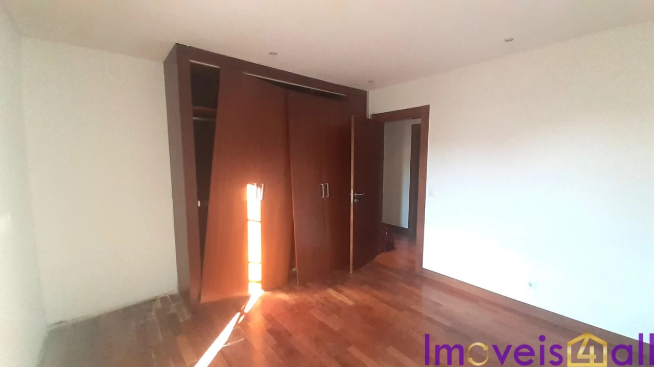 Moradia T4 para Venda em Alcabideche Foto 18