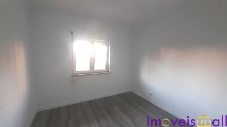 Apartamento T3 para Venda em Quinta do Conde Foto 11