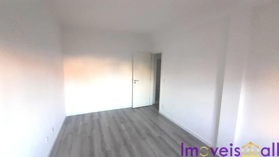 Apartamento T3 para Venda em Quinta do Conde Foto 6