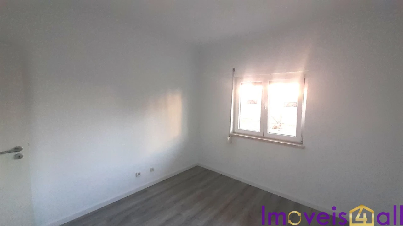 Apartamento T3 para Venda em Quinta do Conde Foto 14