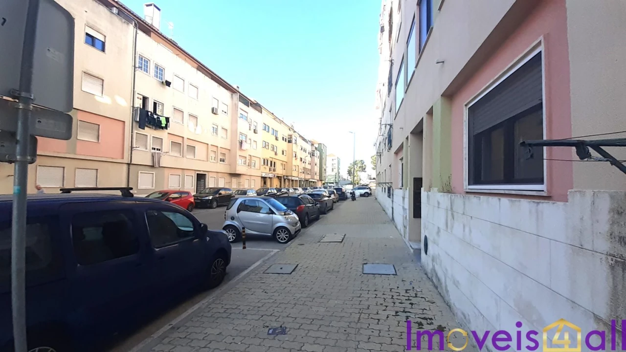 Apartamento T3 para Venda em Quinta do Conde Foto 28