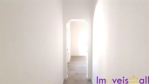Apartamento T1 para Venda em São Vicente