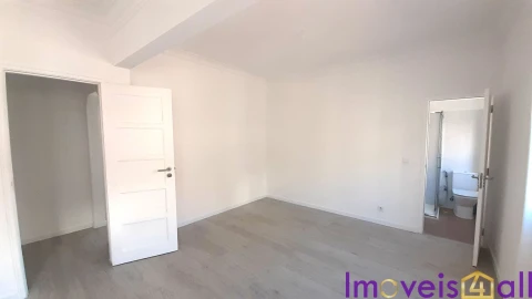 Apartamento T1 para Venda em São Vicente