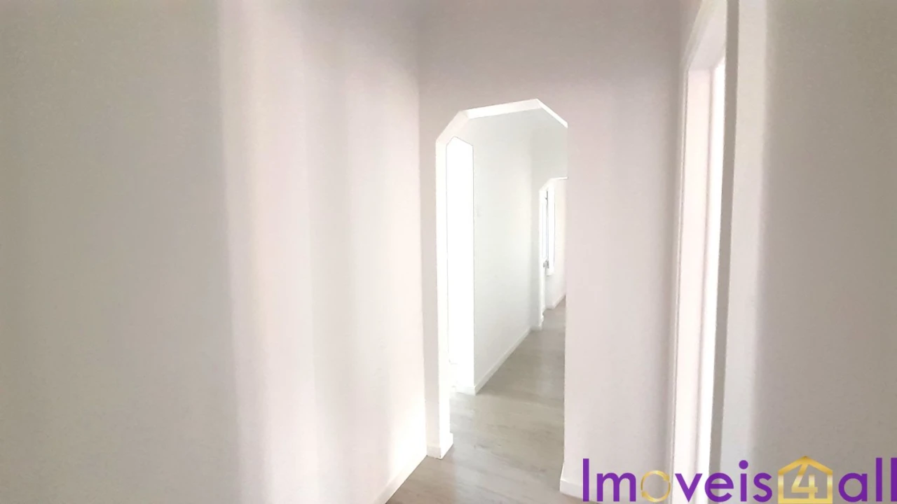 Apartamento T2 para Venda em São Vicente Foto 30