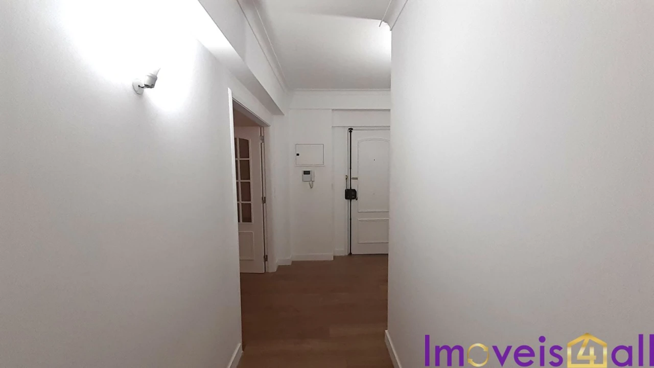 Apartamento T3 para Venda em São Domingos de Benfica Foto 22