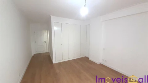 Apartamento T3 para Venda em São Domingos de Benfica