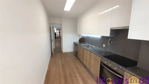 Apartamento T3 para Venda em São Domingos de Benfica