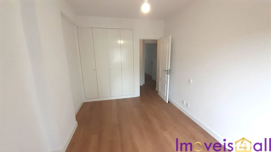 Apartamento T3 para Venda em São Domingos de Benfica Foto 19