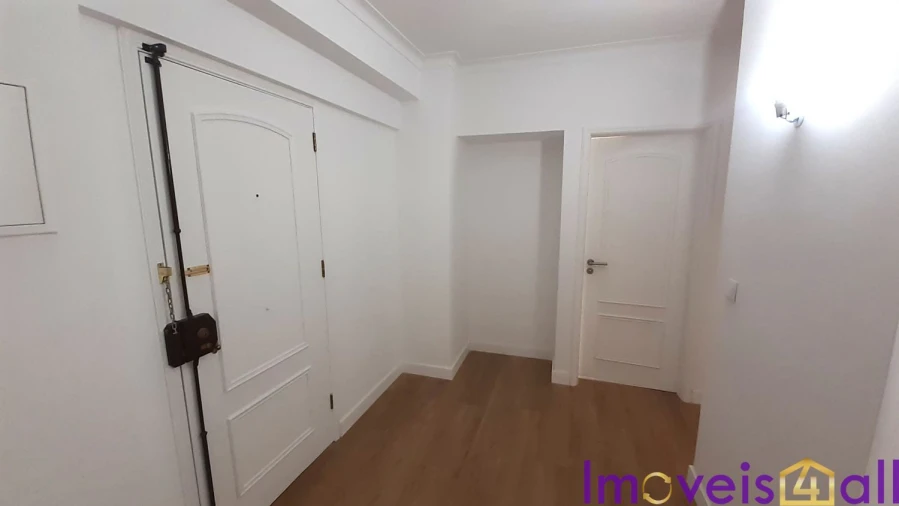 Apartamento T3 para Venda em São Domingos de Benfica Foto 23