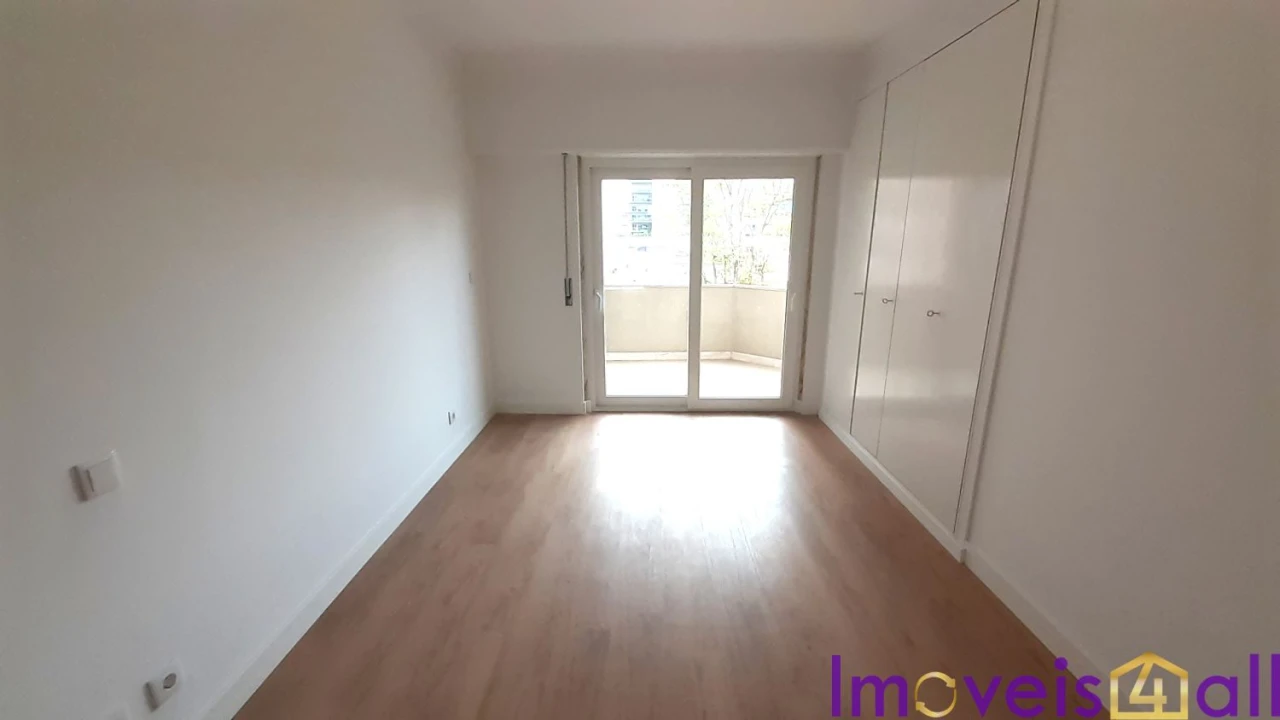 Apartamento T3 para Venda em São Domingos de Benfica Foto 10