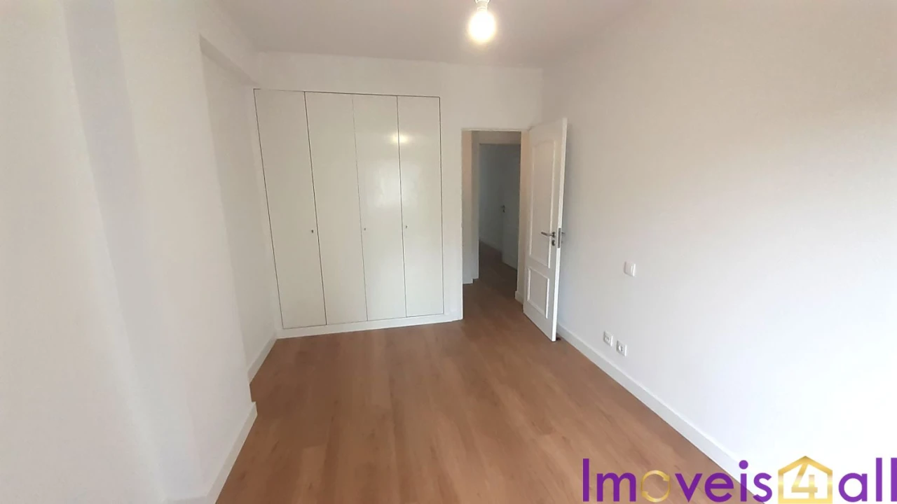 Apartamento T3 para Venda em São Domingos de Benfica Foto 19