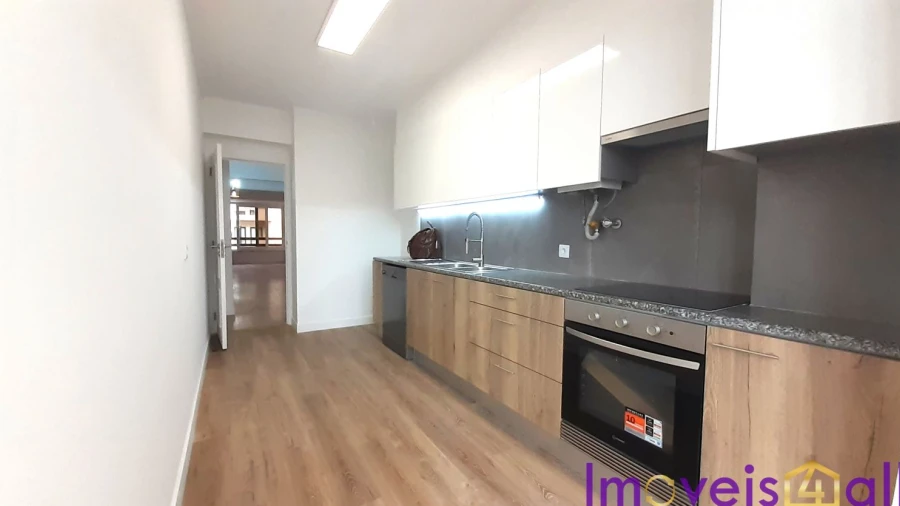 Apartamento T3 para Venda em São Domingos de Benfica