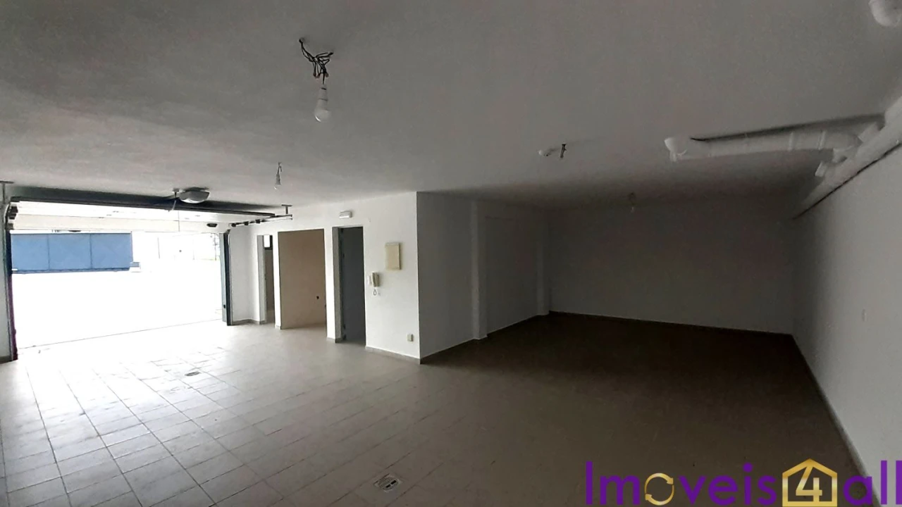 Moradia T5 para Venda em Laranjeiro e Feijó Foto 10