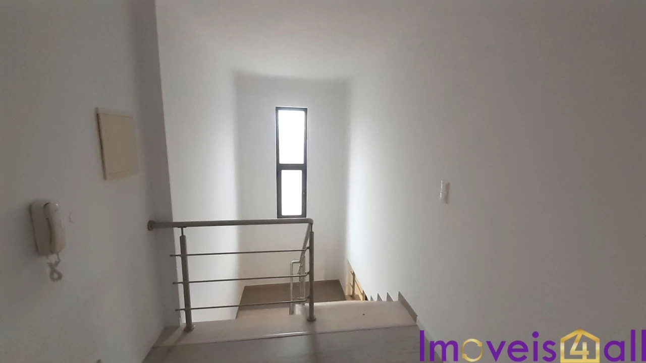 Moradia T5 para Venda em Laranjeiro e Feijó Foto 26