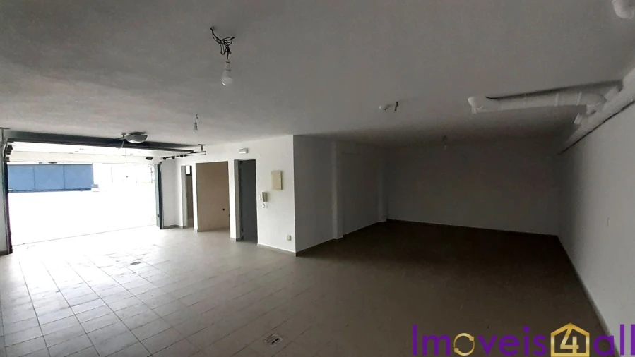 Moradia T5 para Venda em Laranjeiro e Feijó Foto 10