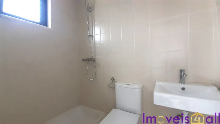 Moradia T5 para Venda em Laranjeiro e Feijó Foto 14