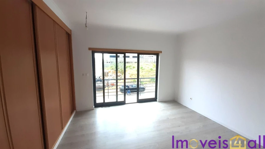 Moradia T5 para Venda em Laranjeiro e Feijó Foto 34