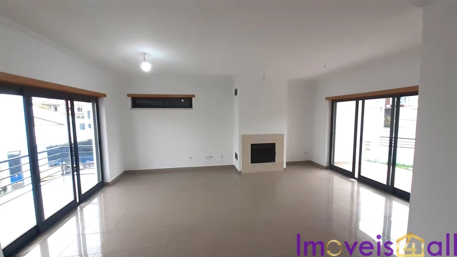 Moradia T5 para Venda em Laranjeiro e Feijó Foto 22