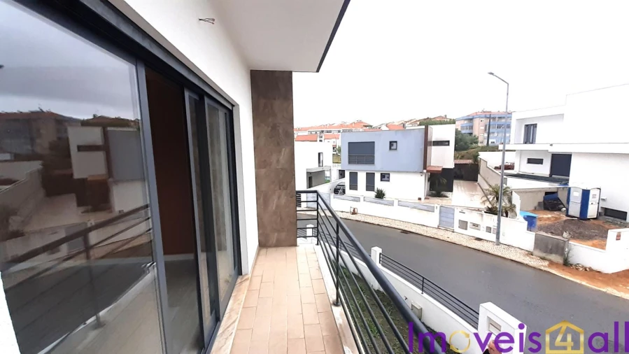 Moradia T5 para Venda em Laranjeiro e Feijó Foto 29