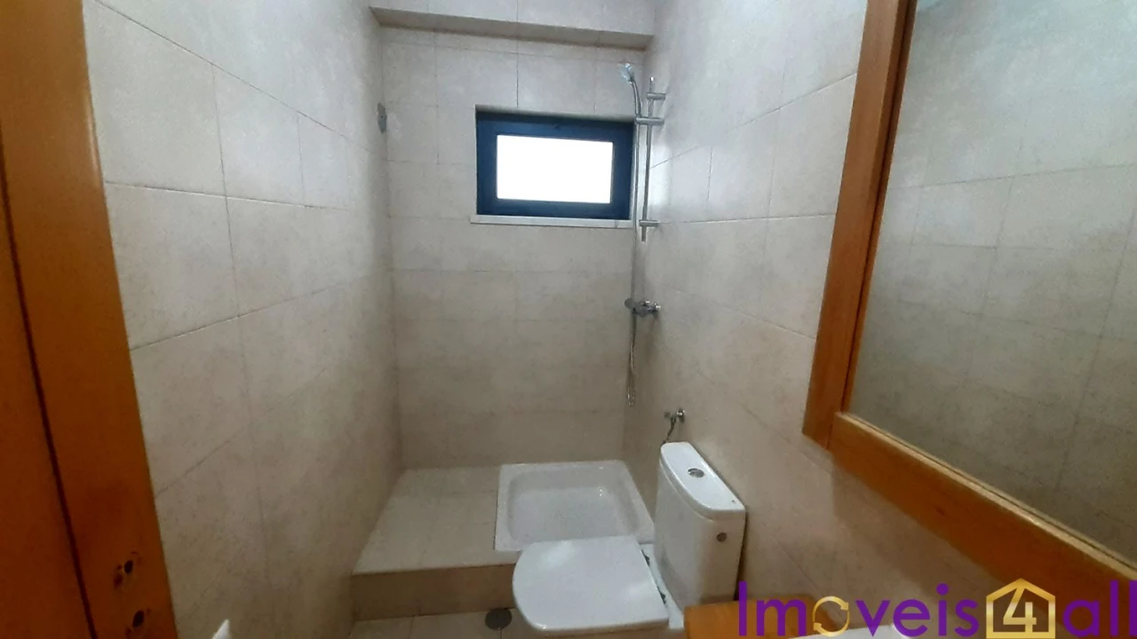 Moradia T5 para Venda em Laranjeiro e Feijó Foto 24