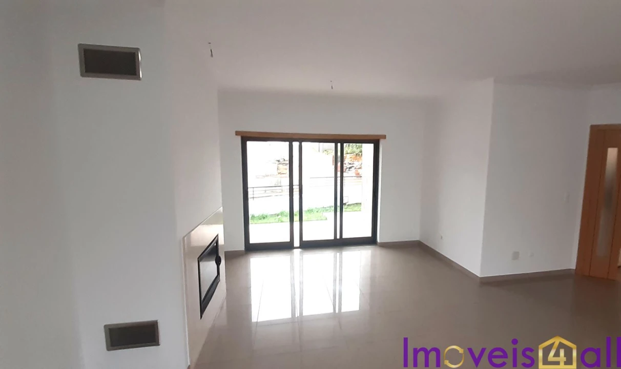 Moradia T5 para Venda em Laranjeiro e Feijó Foto 20