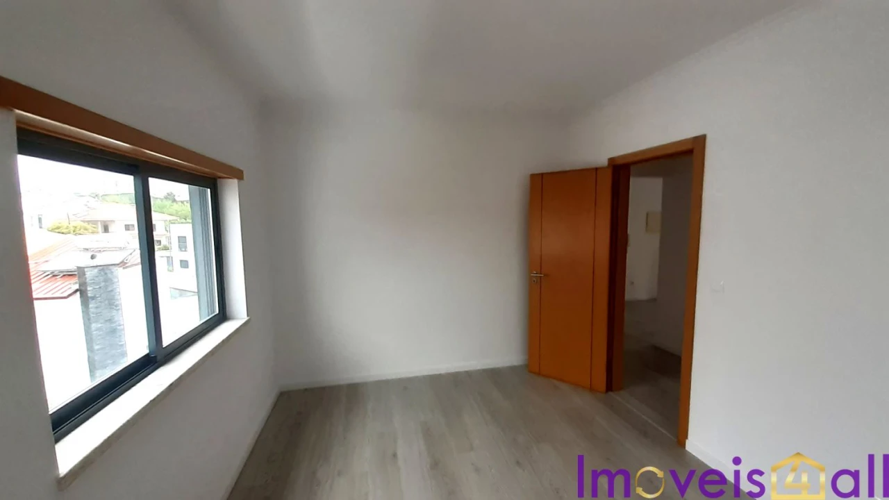 Moradia T5 para Venda em Laranjeiro e Feijó Foto 30