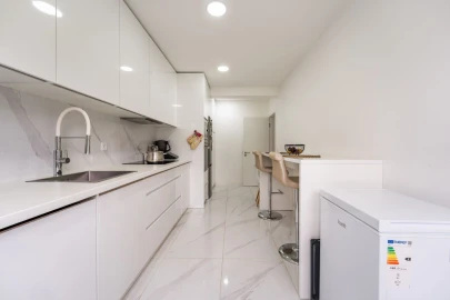 Apartamento T3 para Venda em Massamá e Monte Abraão