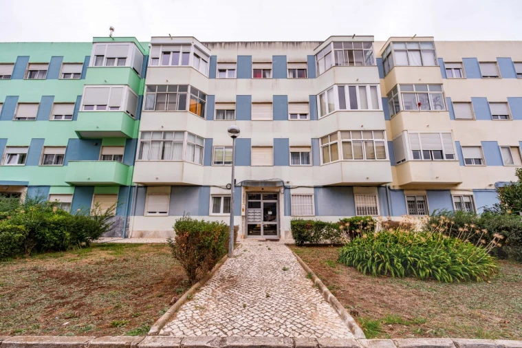 Apartamento T3 para Venda em Massamá e Monte Abraão Foto 29