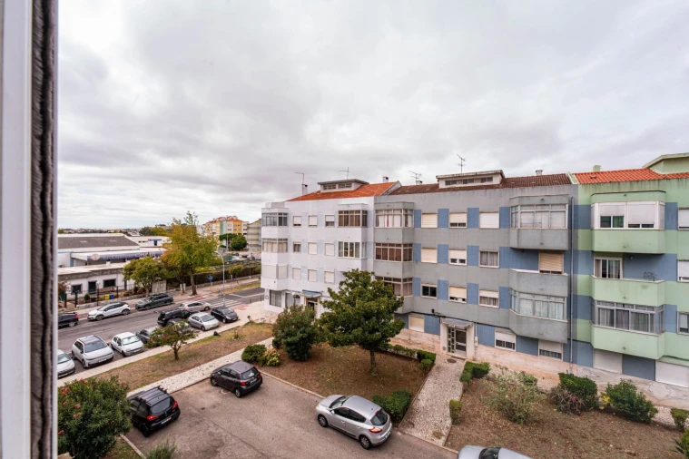 Apartamento T3 para Venda em Massamá e Monte Abraão Foto 25