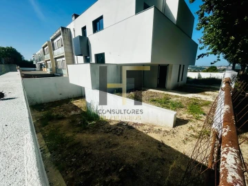 Moradia T3 para Venda em Folgosa