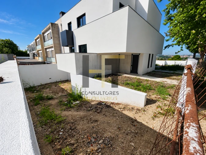 Moradia T3 para Venda em Folgosa Foto 3