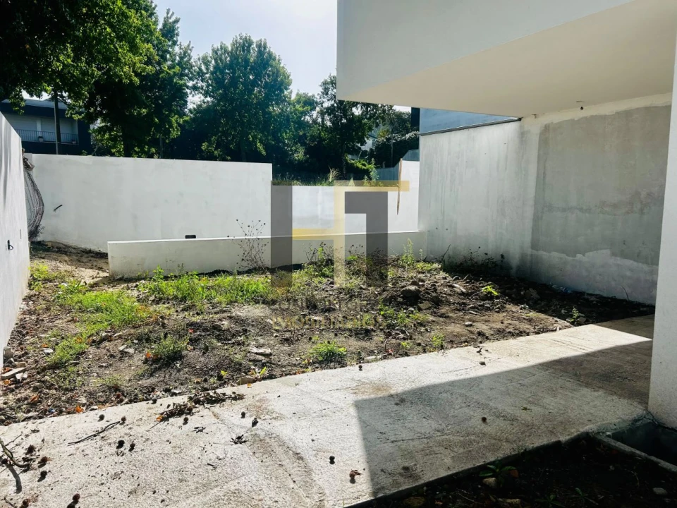 Moradia T3 para Venda em Folgosa Foto 46