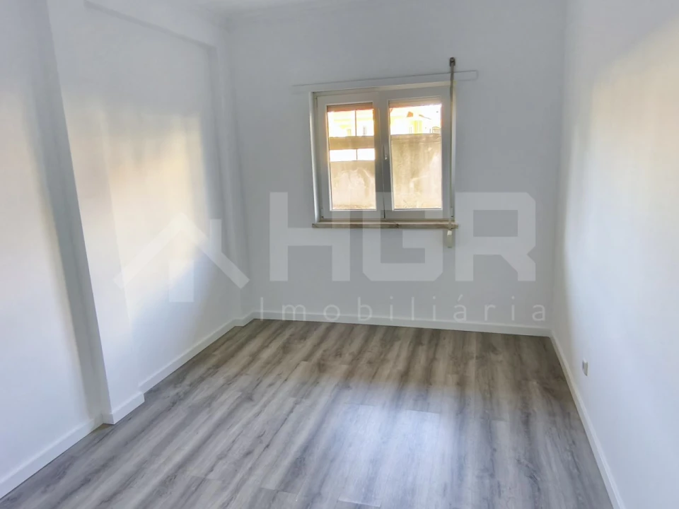 Apartamento T3 para Venda em Quinta do Conde Foto 16