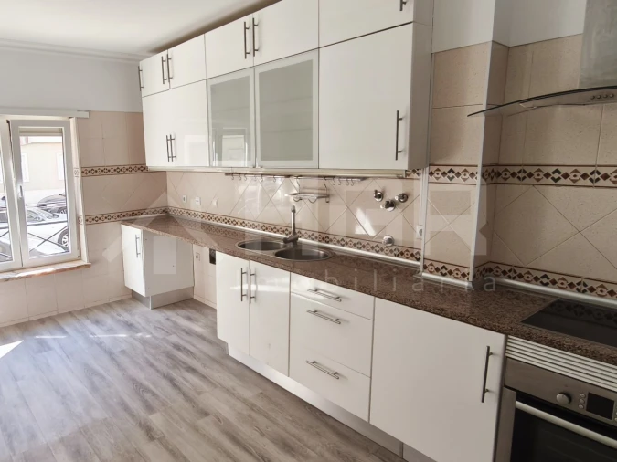 Apartamento T3 para Venda em Quinta do Conde Foto 3