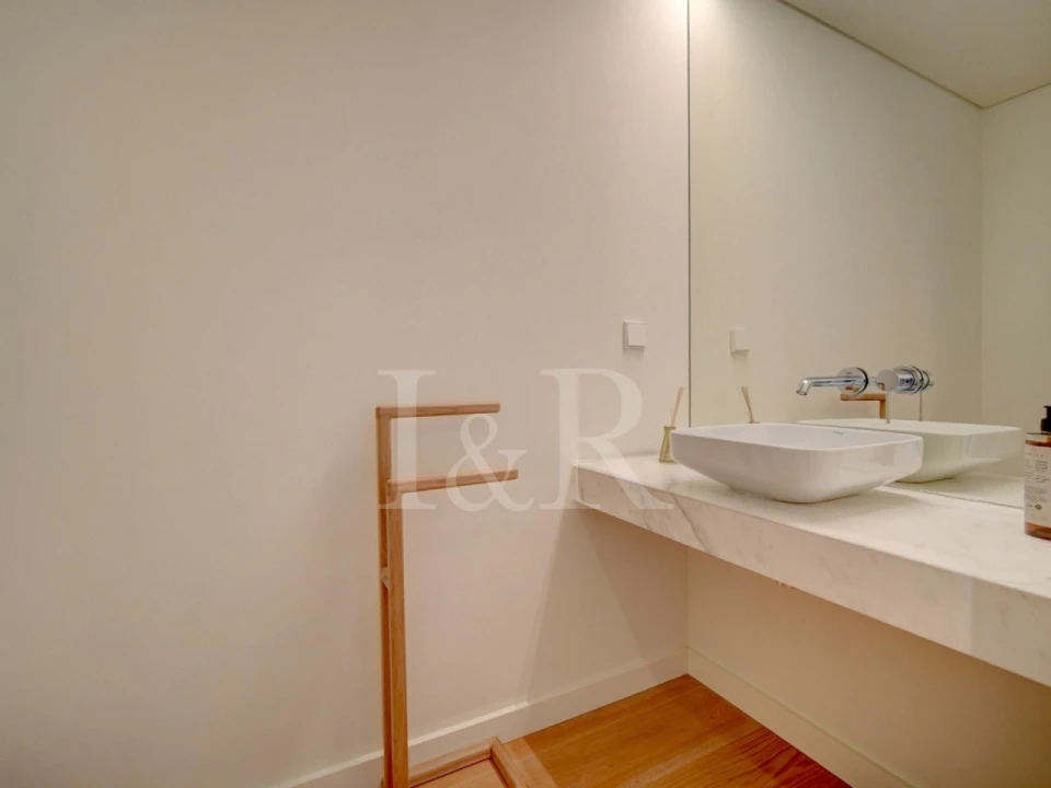 Apartamento T1 para Arrendamento em Campolide Foto 7