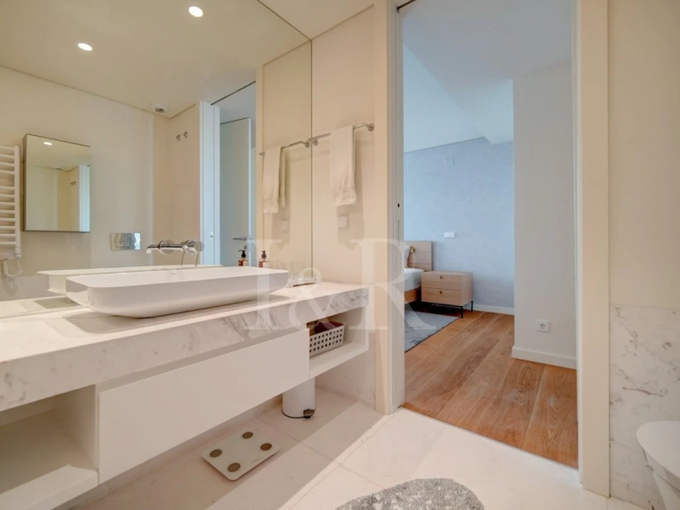 Apartamento T1 para Arrendamento em Campolide Foto 13