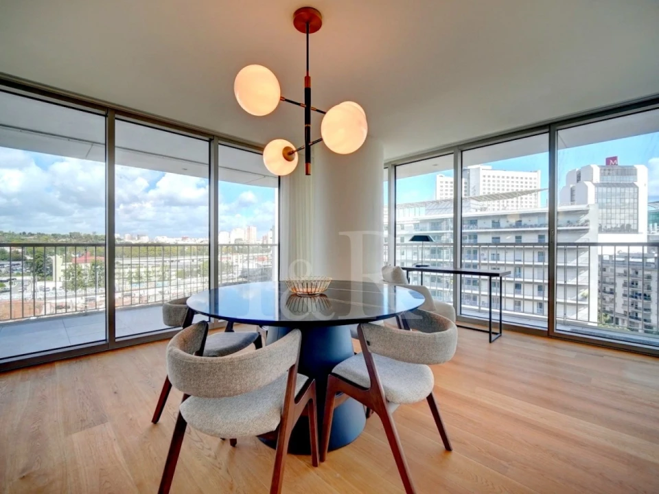 Apartamento T1 para Arrendamento em Campolide Foto 3