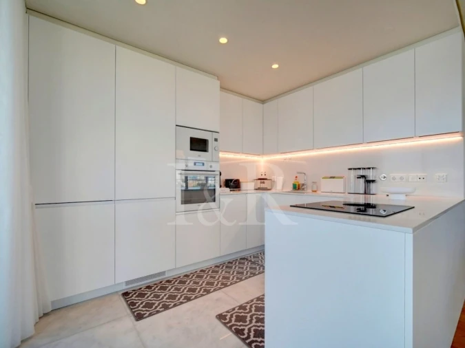 Apartamento T1 para Arrendamento em Campolide Foto 4