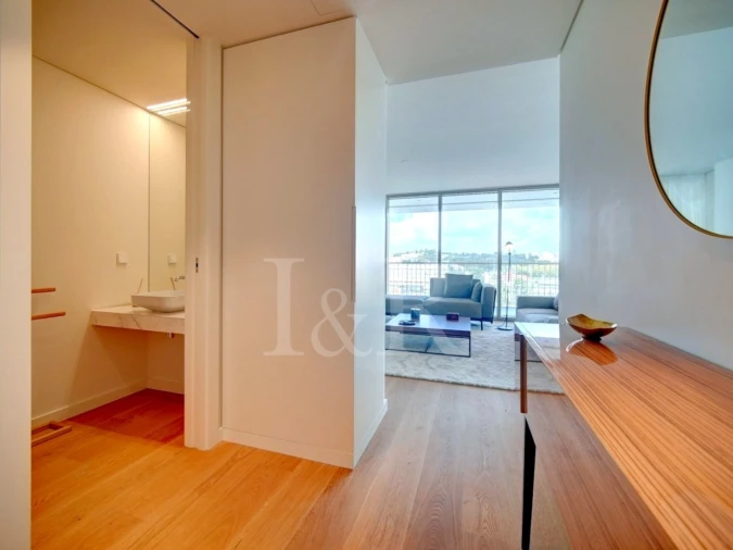 Apartamento T1 para Arrendamento em Campolide Foto 6
