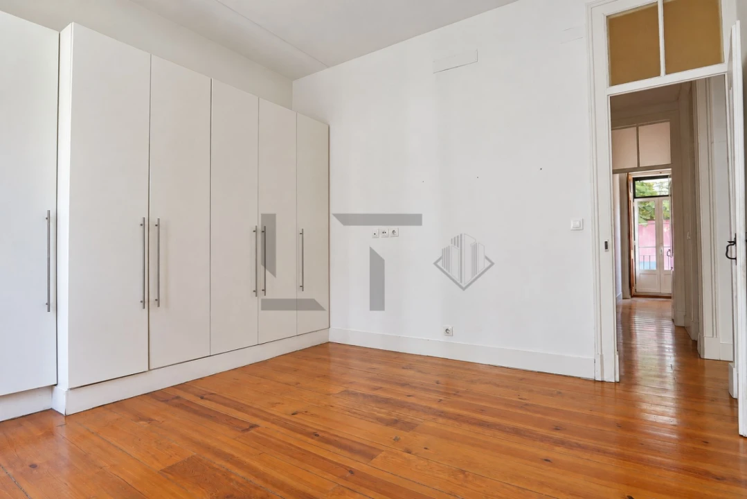 Apartamento T3 para Venda em Santo António Foto 23
