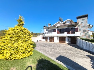 Moradia T4 para Venda em Alvarães