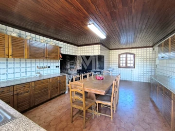 Moradia T4 para Venda em Alvarães