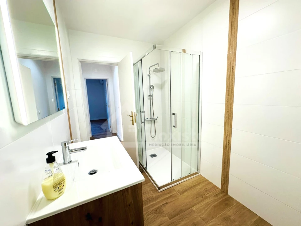 Apartamento T5 para Venda em Ansião Foto 17