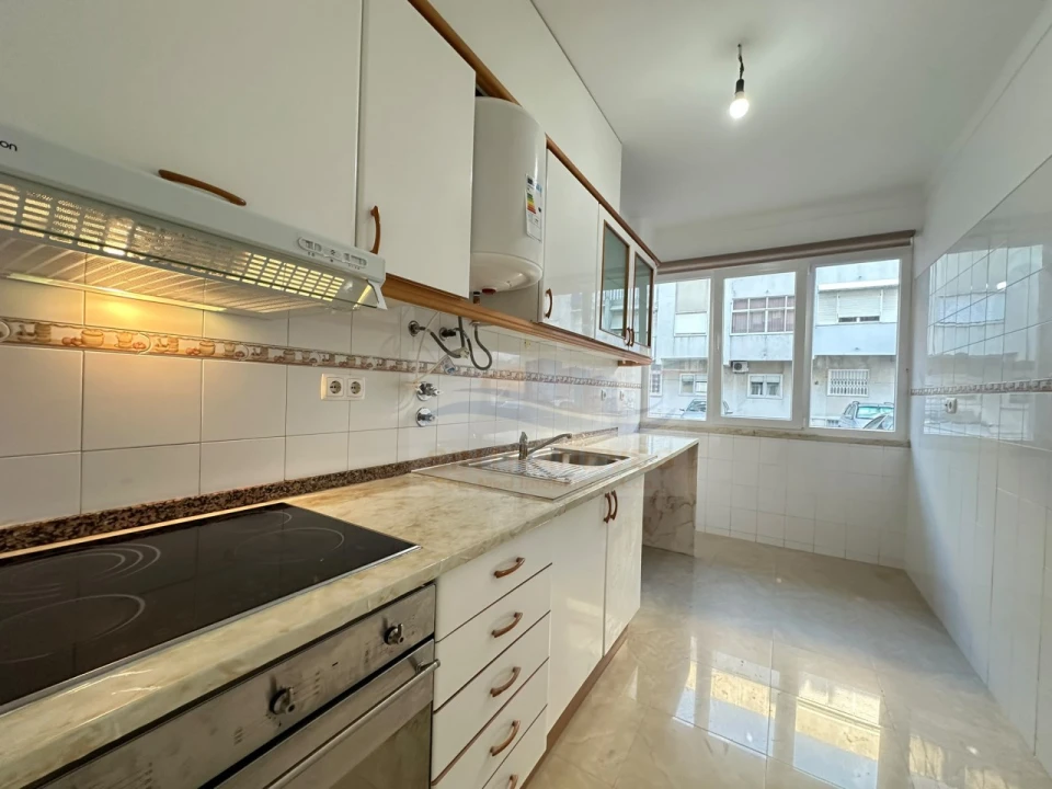 Apartamento T2 para Venda em Falagueira-Venda Nova Foto 1