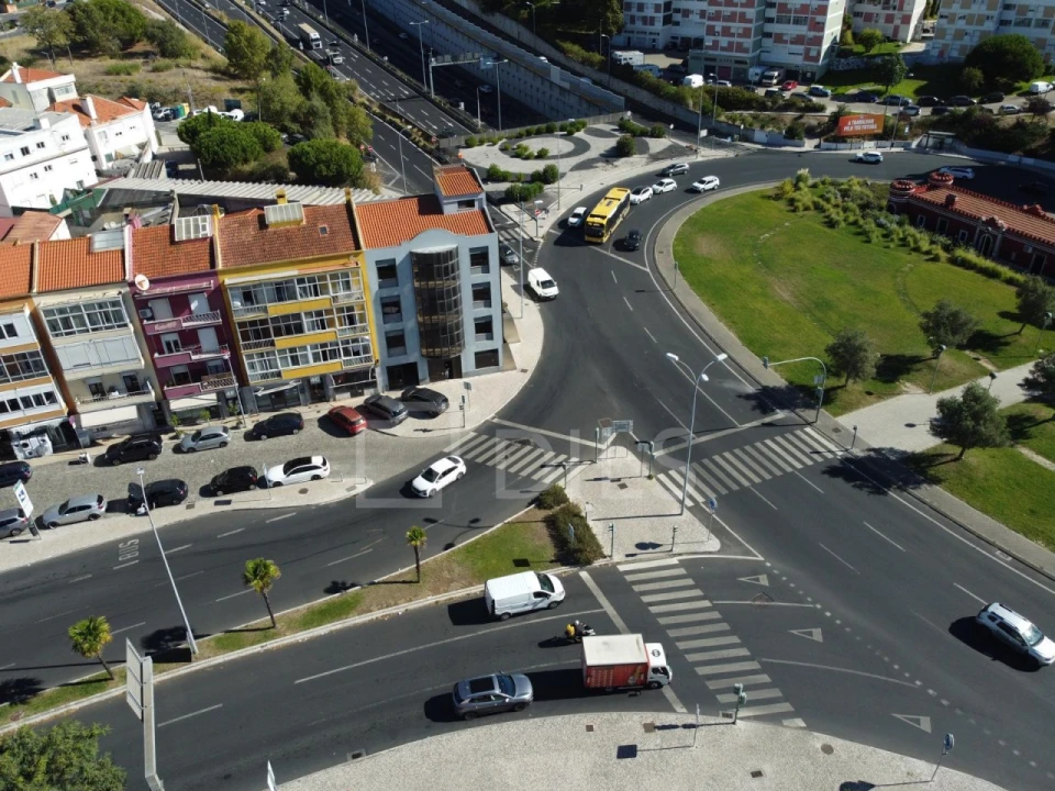Prédio para Venda em Falagueira-Venda Nova Foto 21