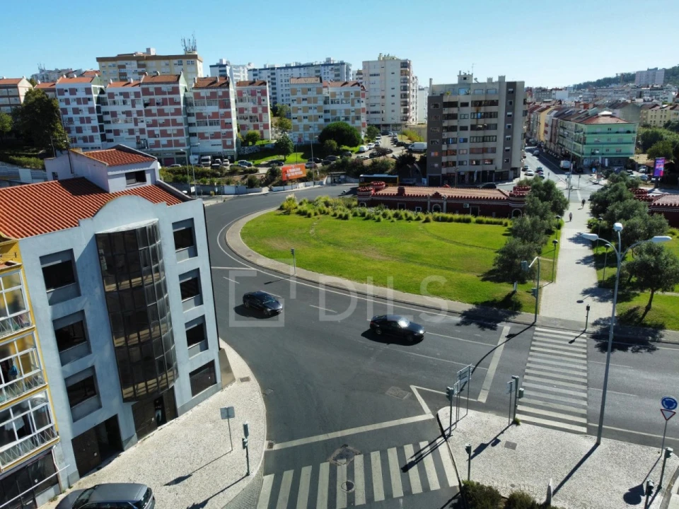 Prédio para Venda em Falagueira-Venda Nova Foto 22