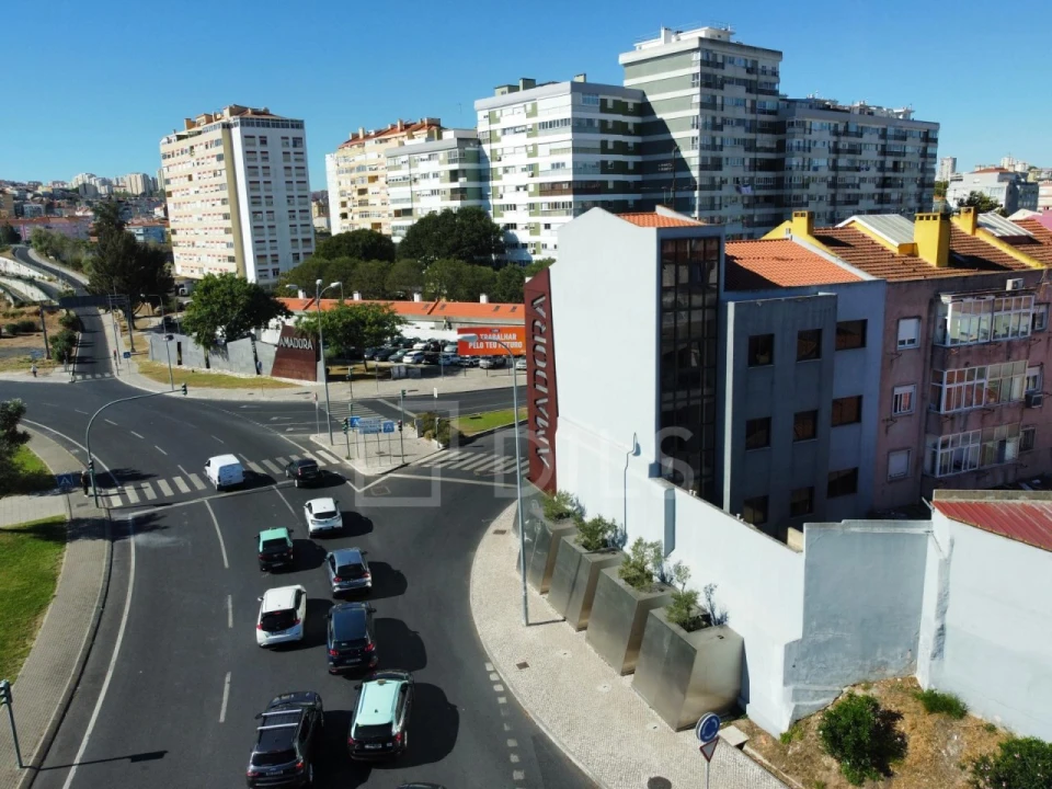 Prédio para Venda em Falagueira-Venda Nova Foto 23