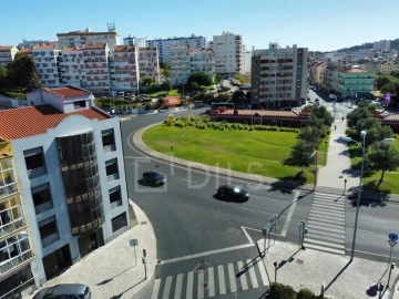 Prédio para Venda em Falagueira-Venda Nova