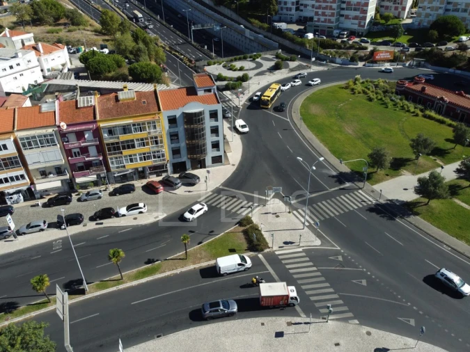 Prédio para Venda em Falagueira-Venda Nova Foto 21