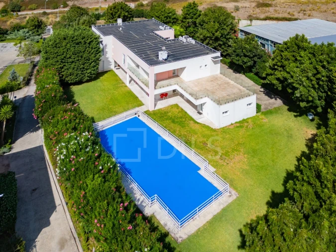 Moradia T6 para Venda em Barcarena Foto 2